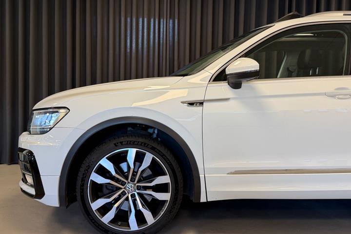 Hvid VW Tiguan fra 2016