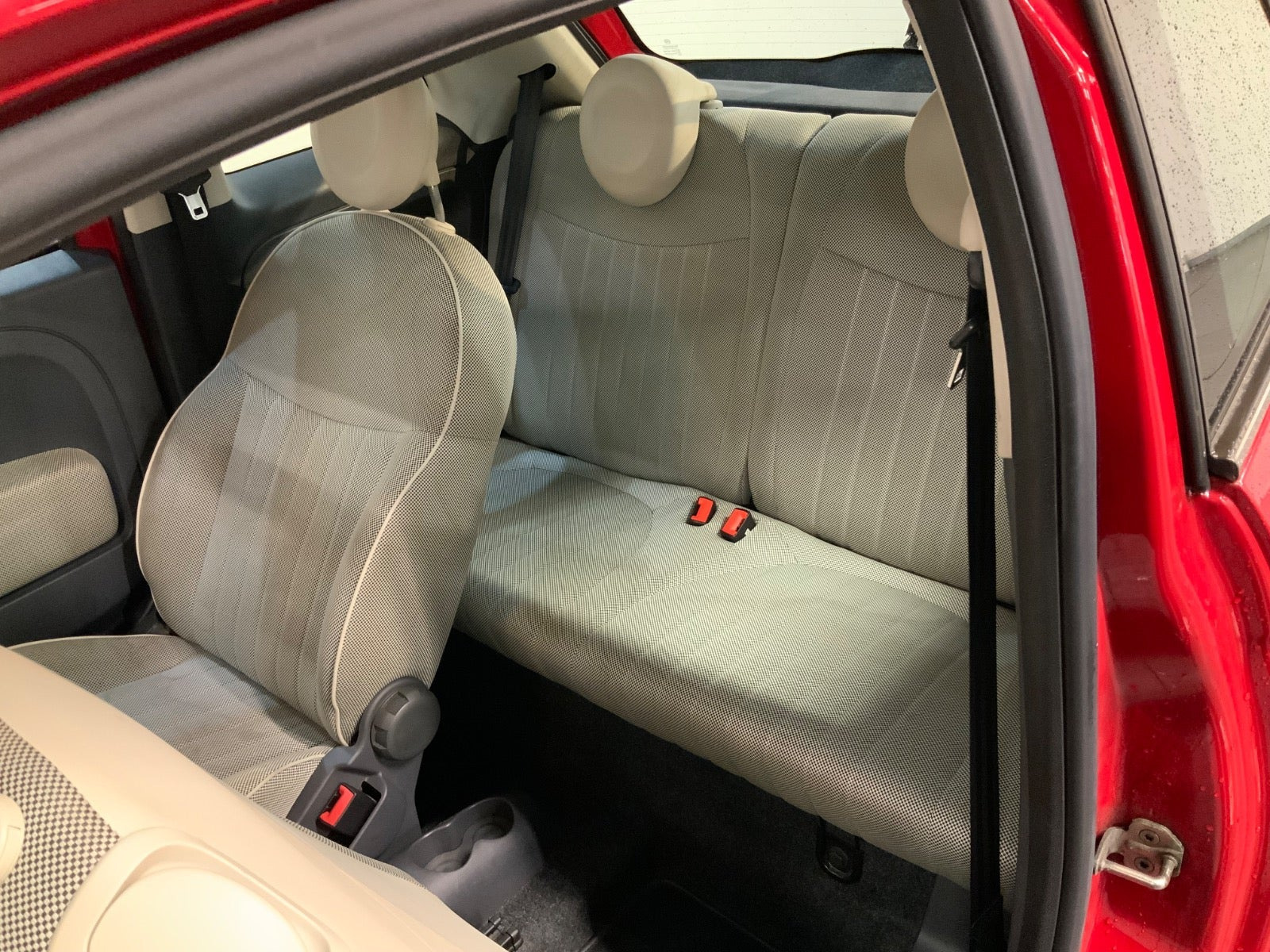 Rød Fiat 500 fra 2012