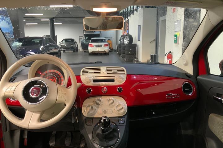 Rød Fiat 500 fra 2012
