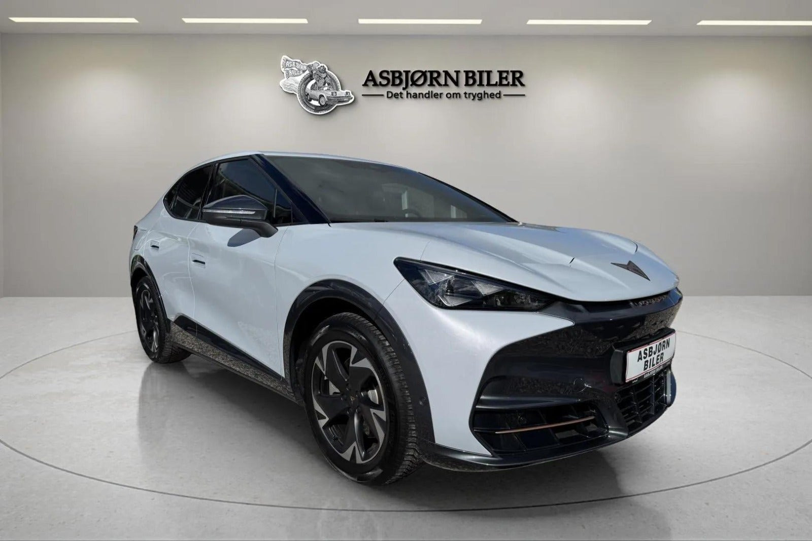 Hvid Cupra Tavascan fra 2025