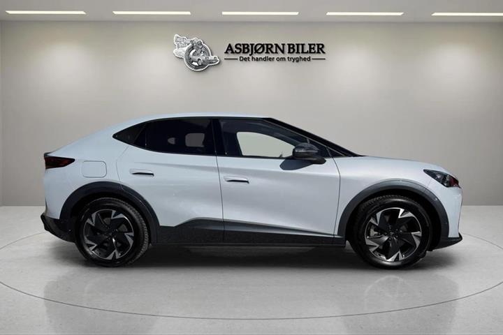 Hvid Cupra Tavascan fra 2025