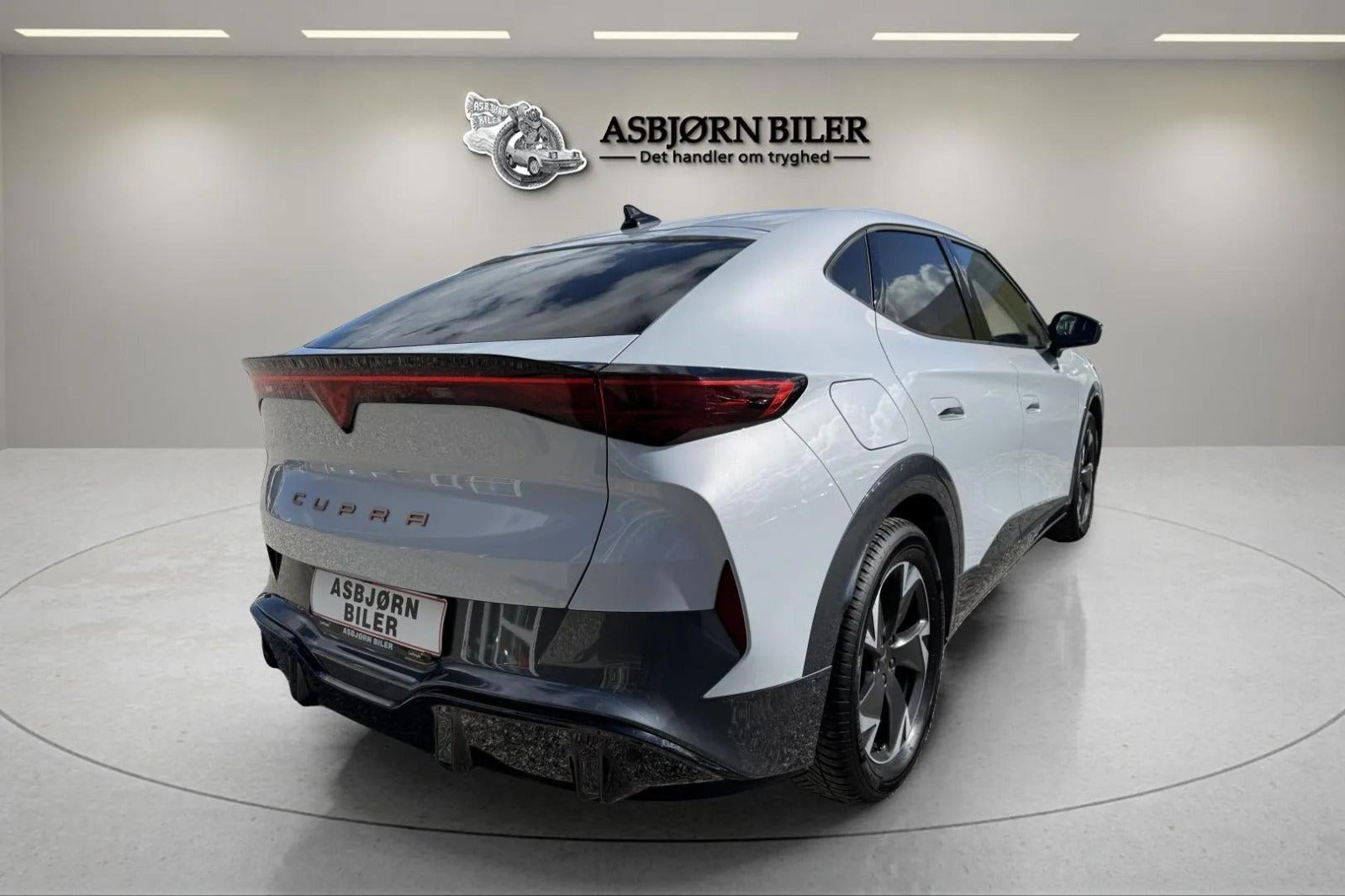 Hvid Cupra Tavascan fra 2025