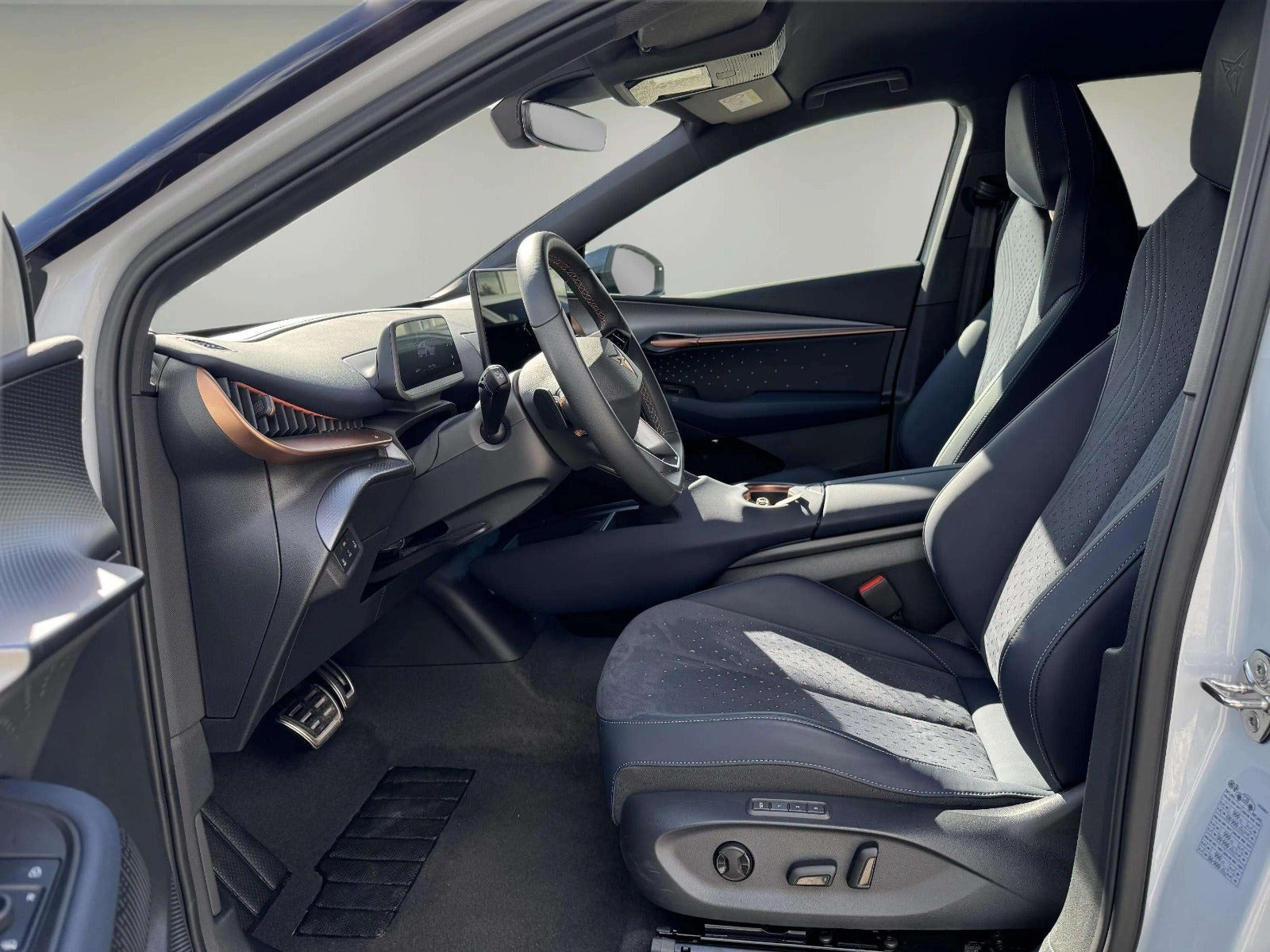 Hvid Cupra Tavascan fra 2025
