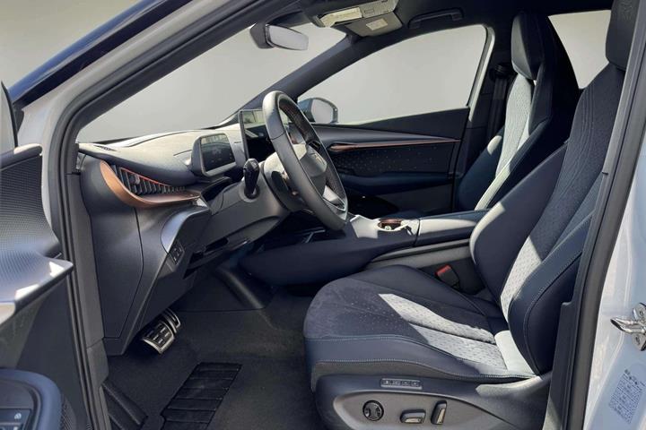 Hvid Cupra Tavascan fra 2025