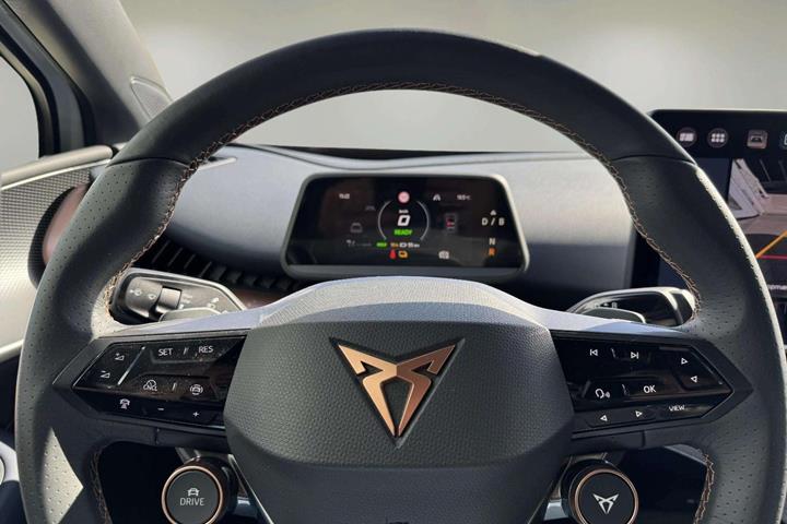 Hvid Cupra Tavascan fra 2025