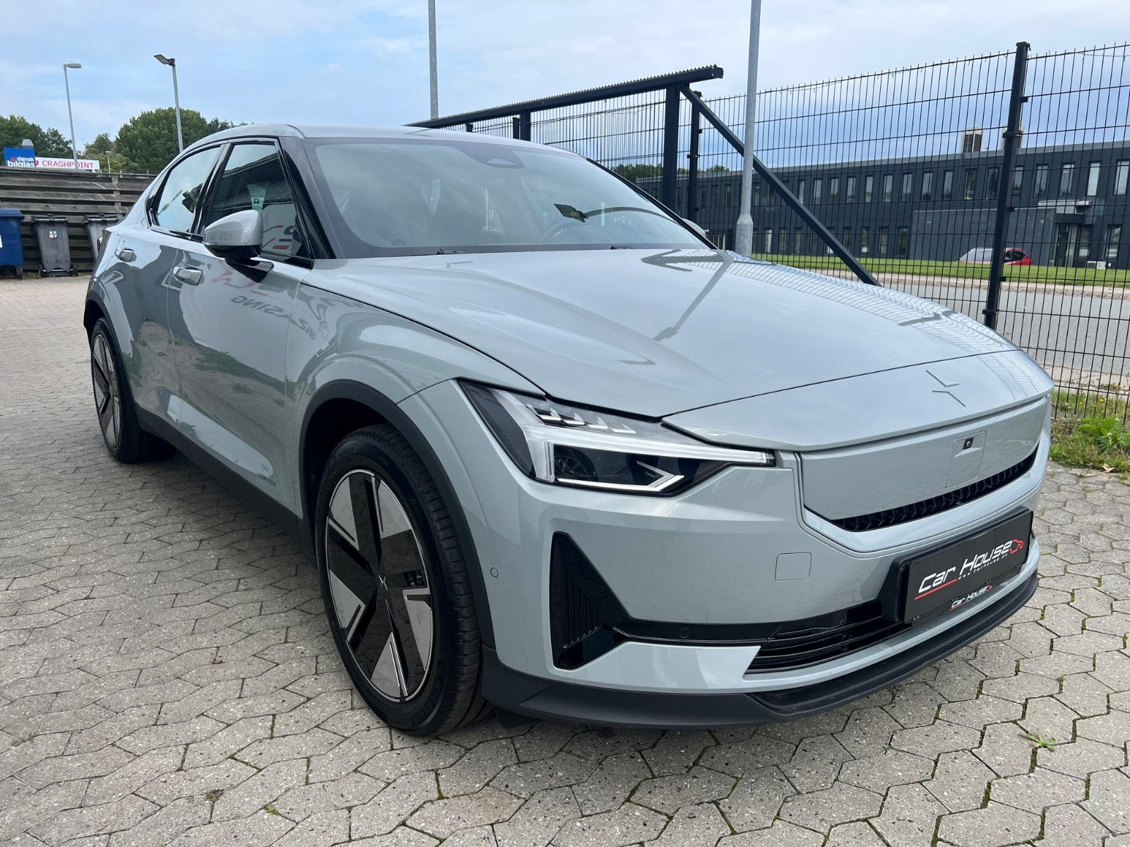 Grå Polestar 2 fra 2025