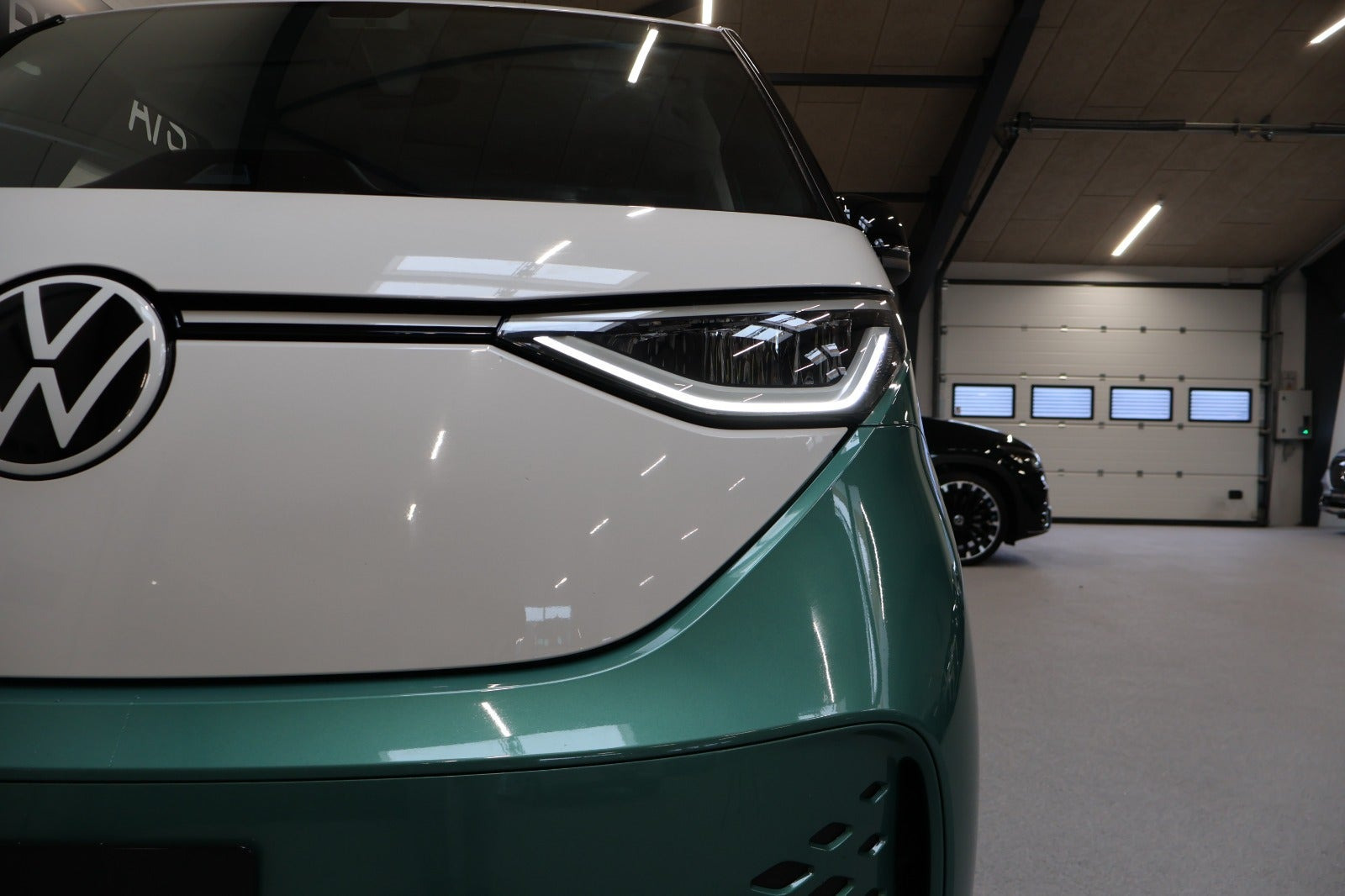 Grøn VW ID.Buzz fra 2023