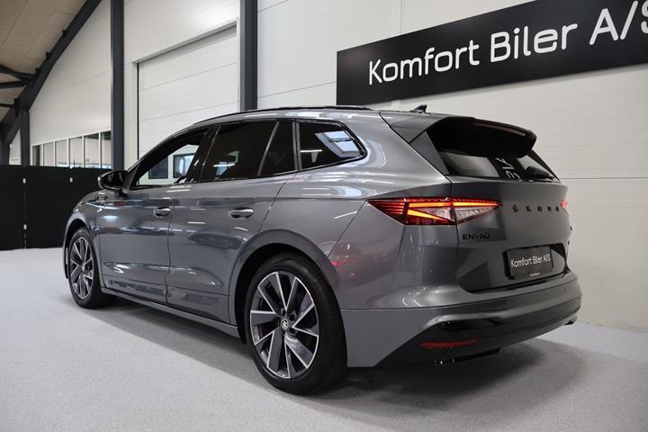 Grå Skoda Enyaq fra 2023