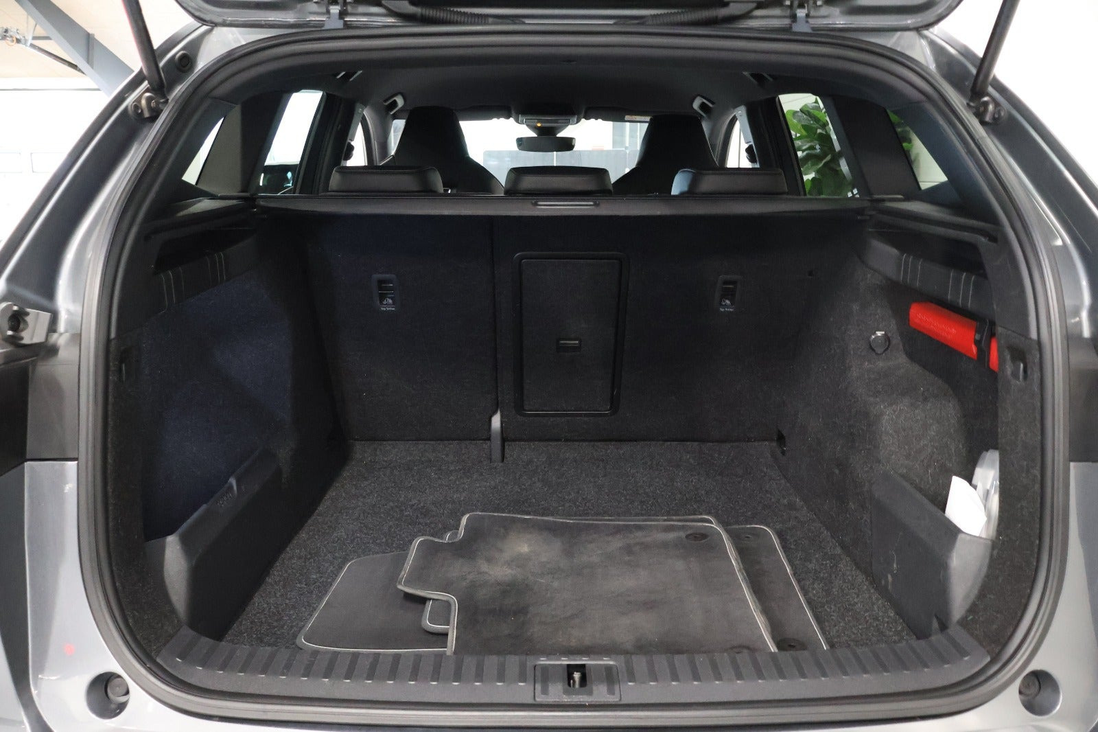 Grå Skoda Enyaq fra 2023