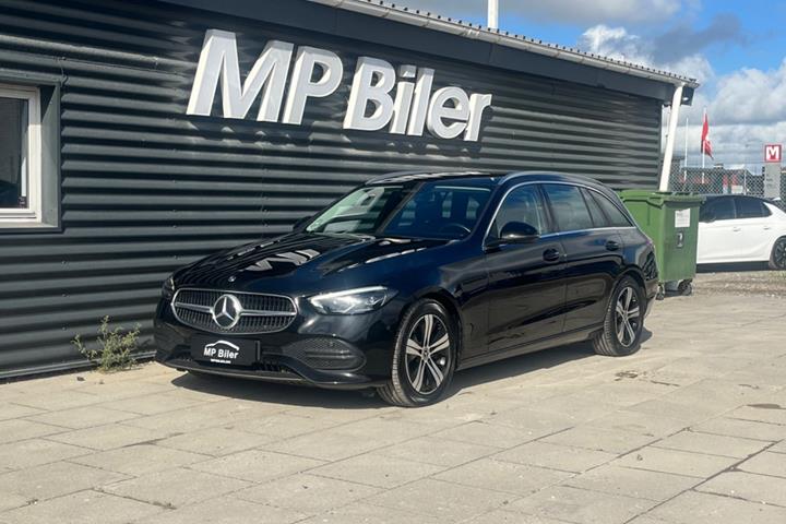Sort Mercedes C220 d fra 2023
