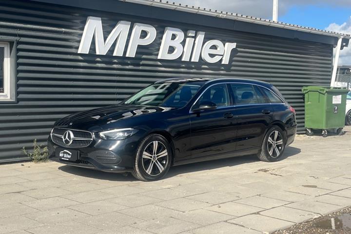 Sort Mercedes C220 d fra 2023