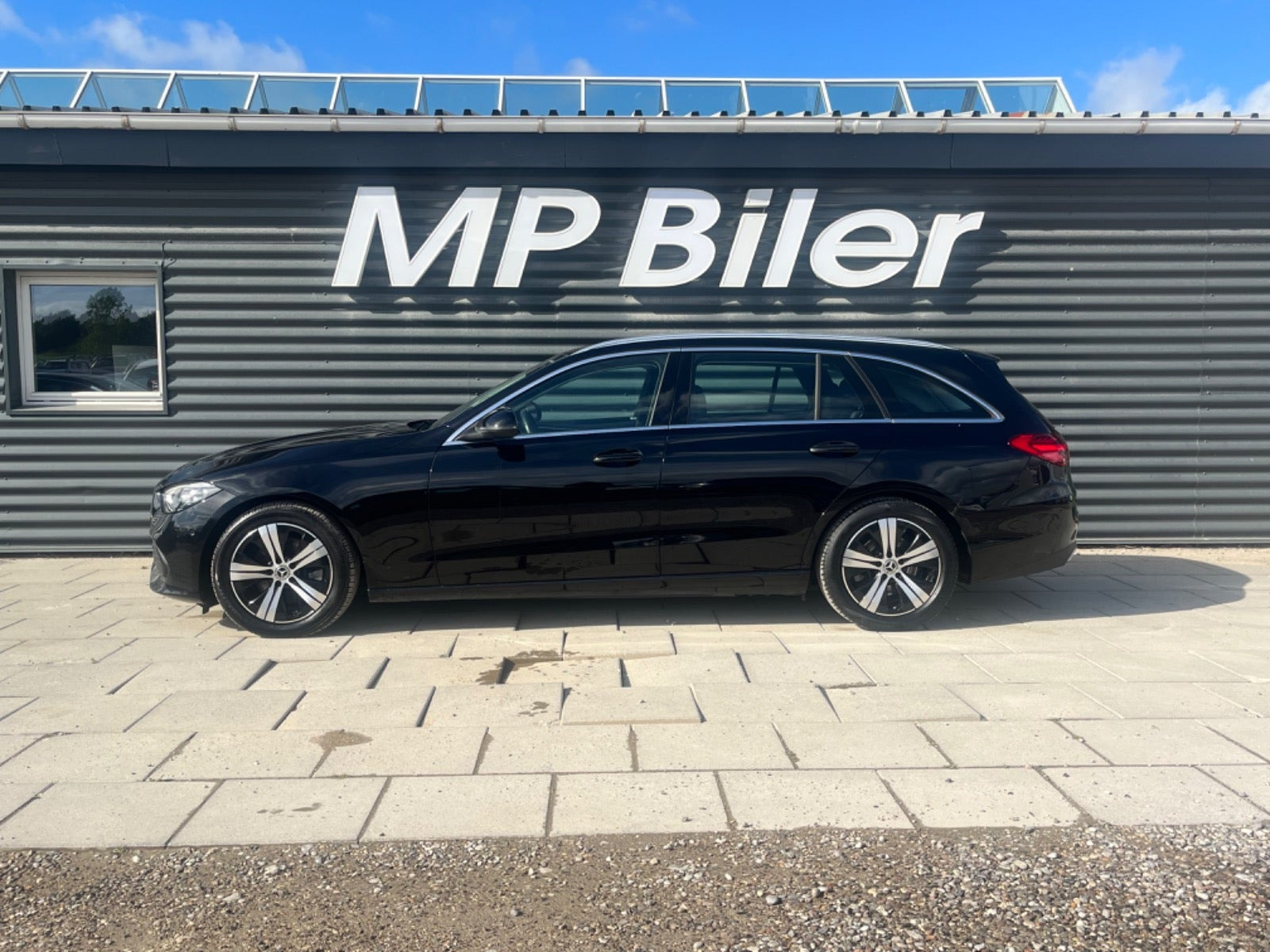 Sort Mercedes C220 d fra 2023