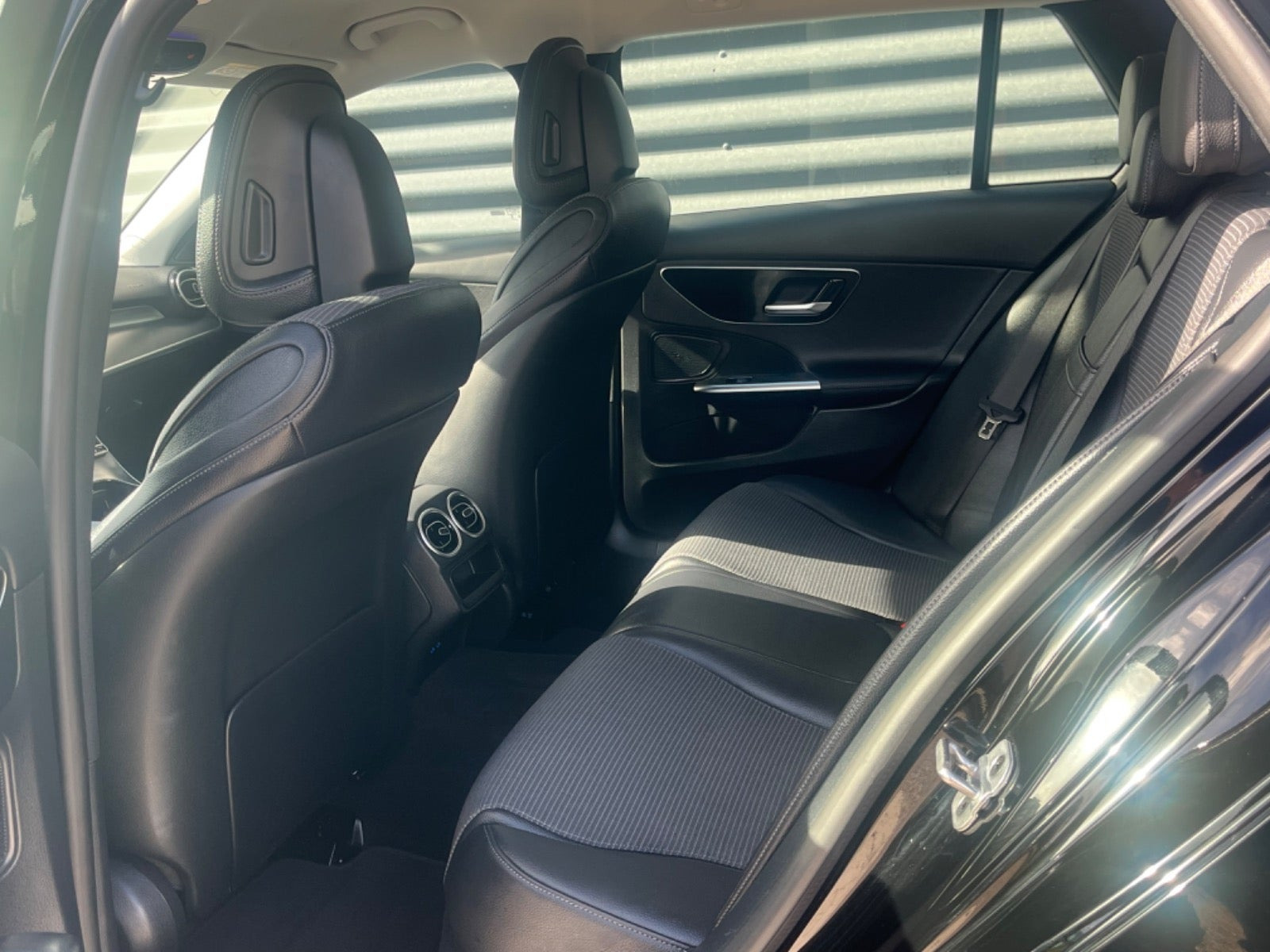 Sort Mercedes C220 d fra 2023