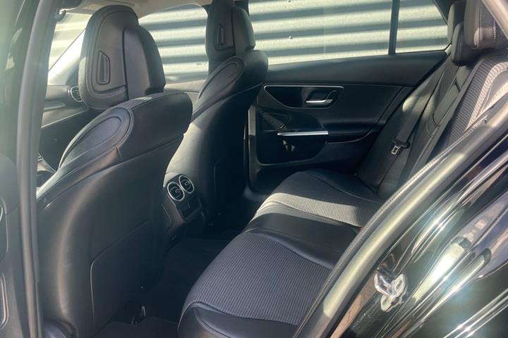 Sort Mercedes C220 d fra 2023