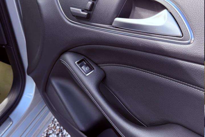 undefined Mercedes B200 fra 2012