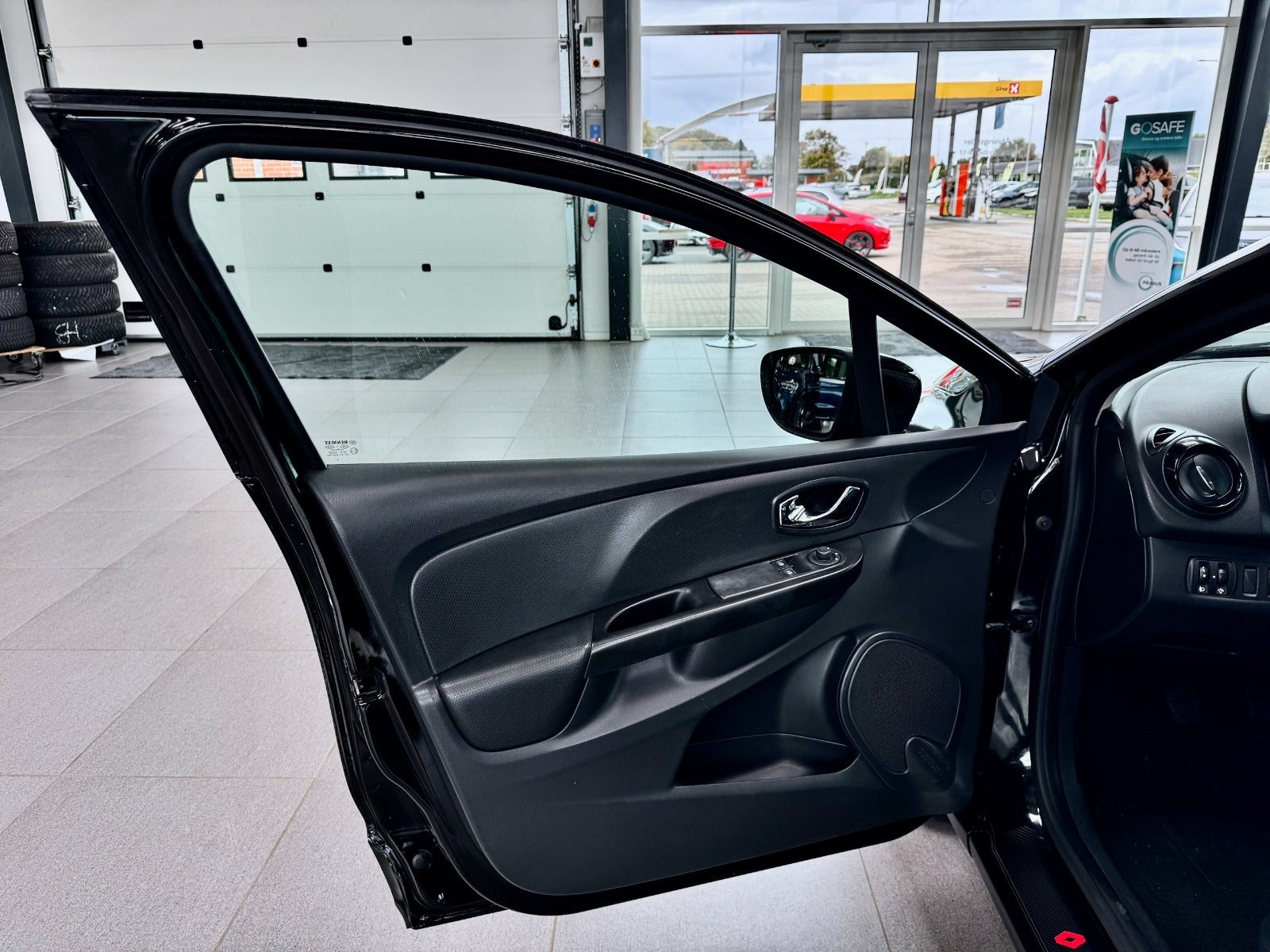 Sort Renault Clio IV fra 2013