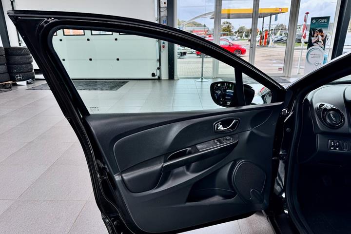 Sort Renault Clio IV fra 2013
