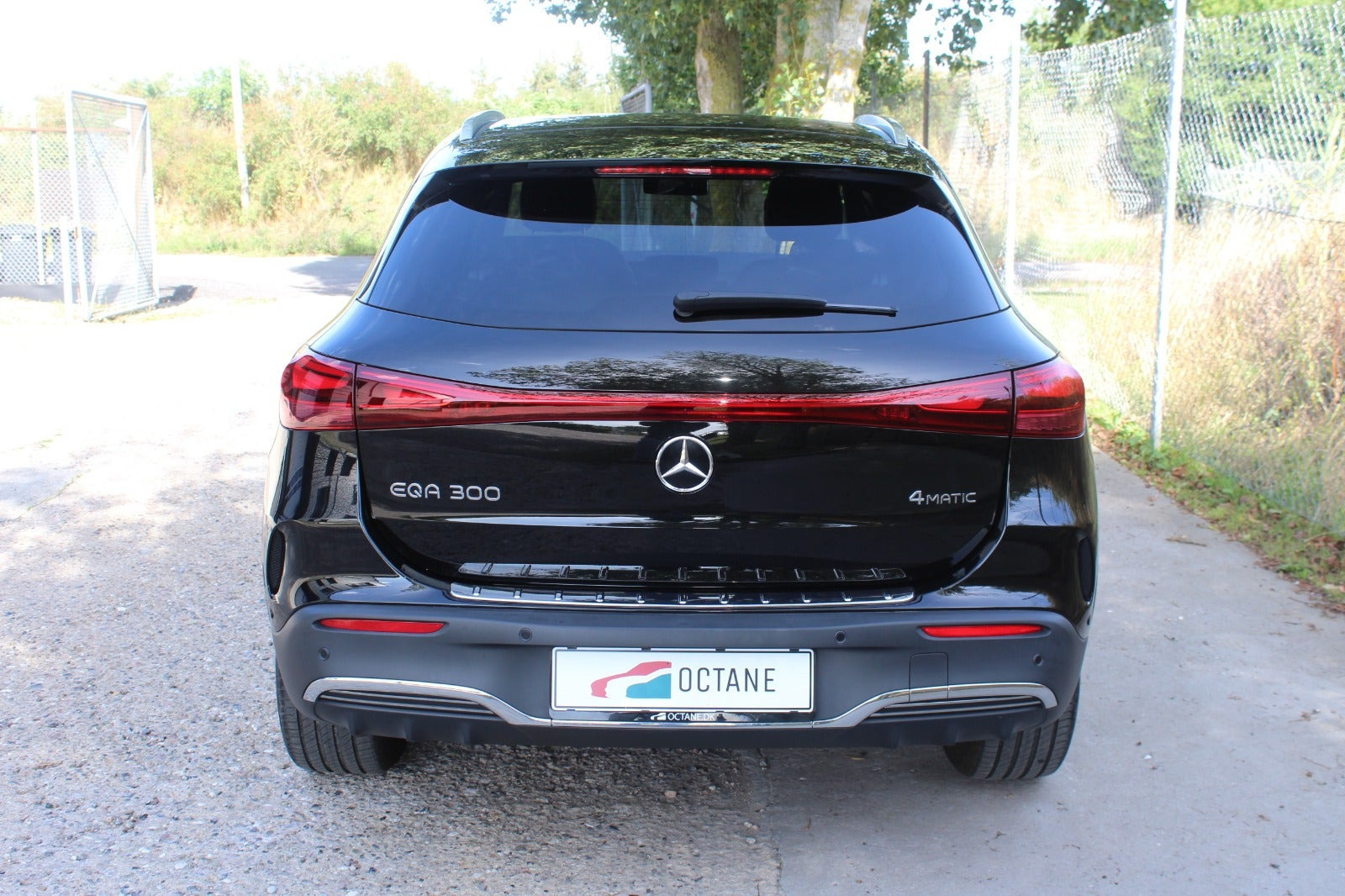 Sort Mercedes EQA300 fra 2025
