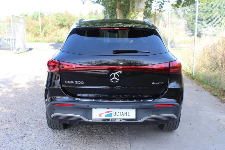 Sort Mercedes EQA300 fra 2025