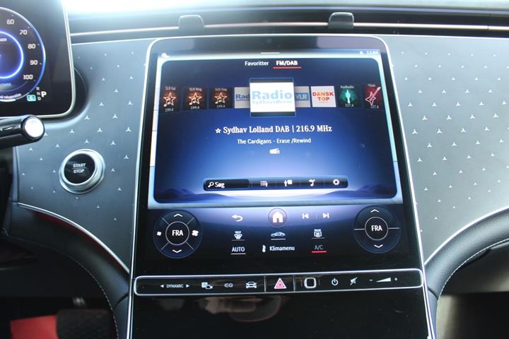 Sølv Mercedes EQE350 SUV fra 2024