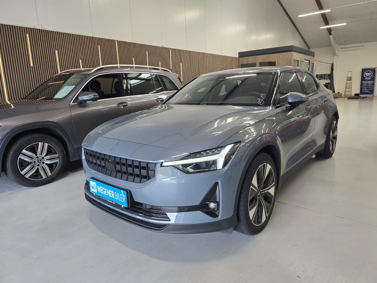 Grå Polestar 2 fra 2023