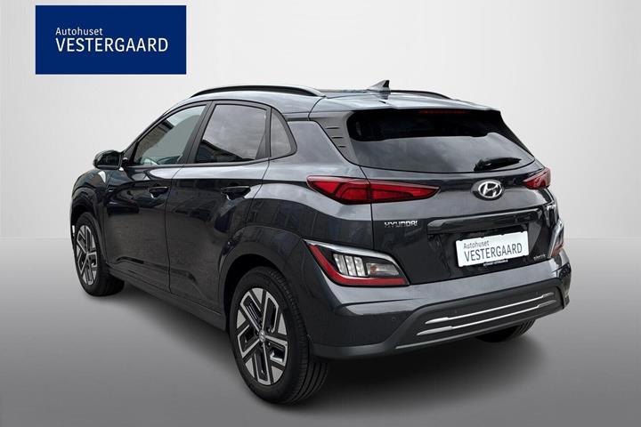 Grå Hyundai Kona fra 2021