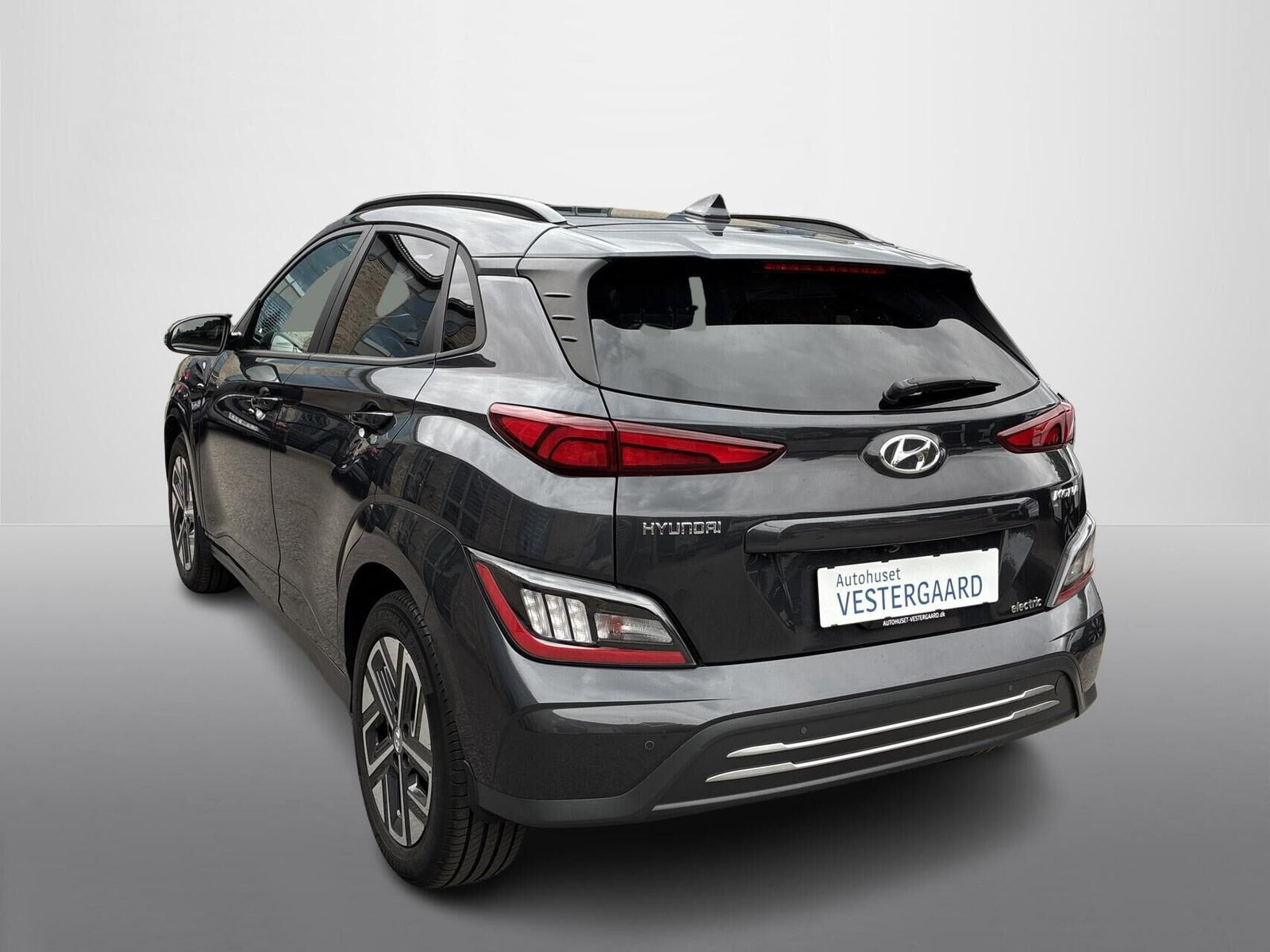 Grå Hyundai Kona fra 2021