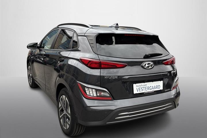 Grå Hyundai Kona fra 2021