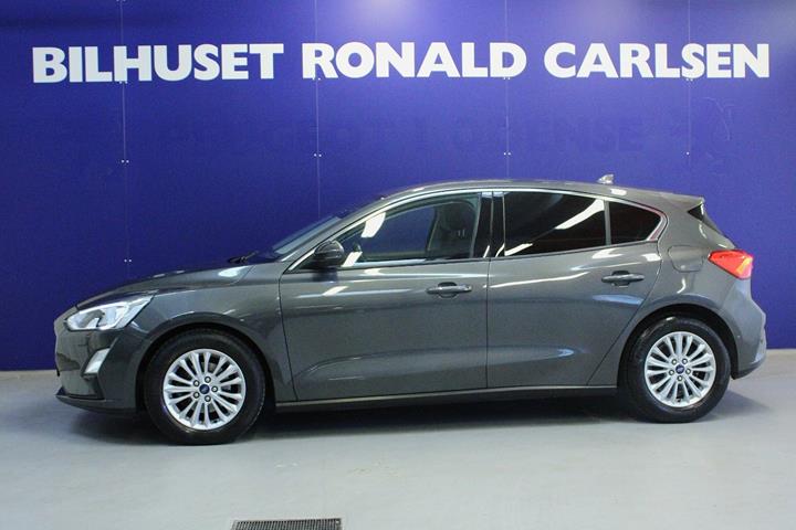 Grå Ford Focus fra 2019