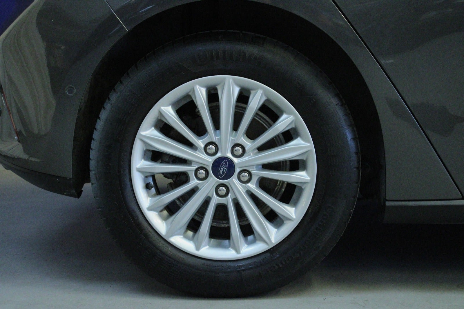 Grå Ford Focus fra 2019