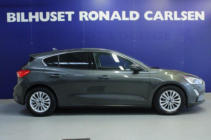 Grå Ford Focus fra 2019