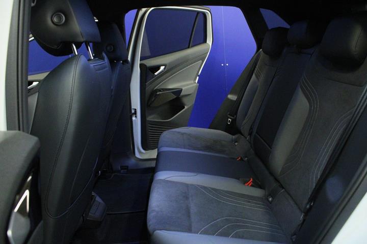 Hvid VW ID.4 fra 2025