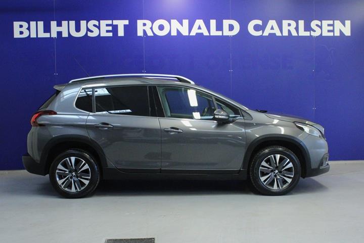 Grå Peugeot 2008 fra 2019