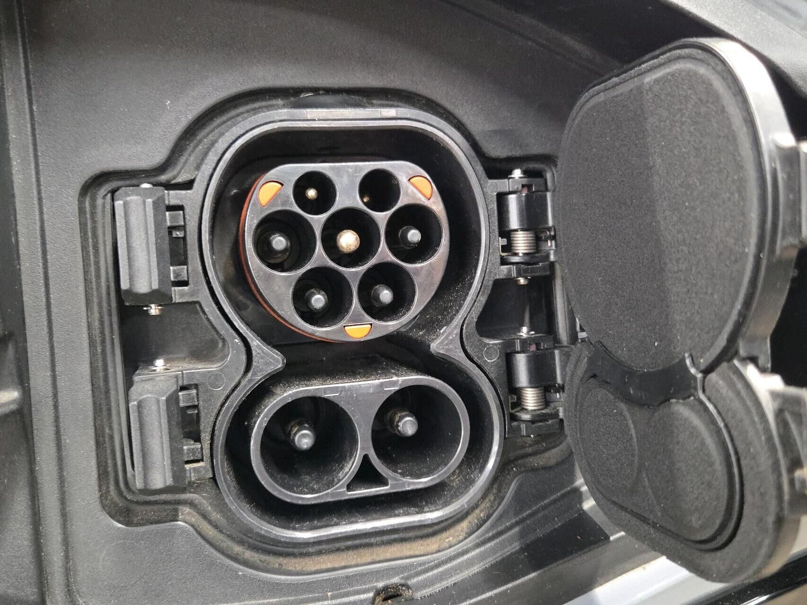 Grå Nissan Ariya fra 2022