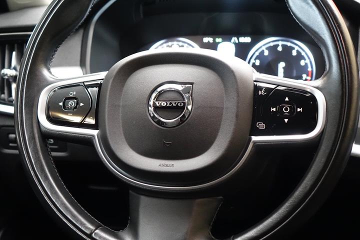Grå Volvo V90 fra 2018