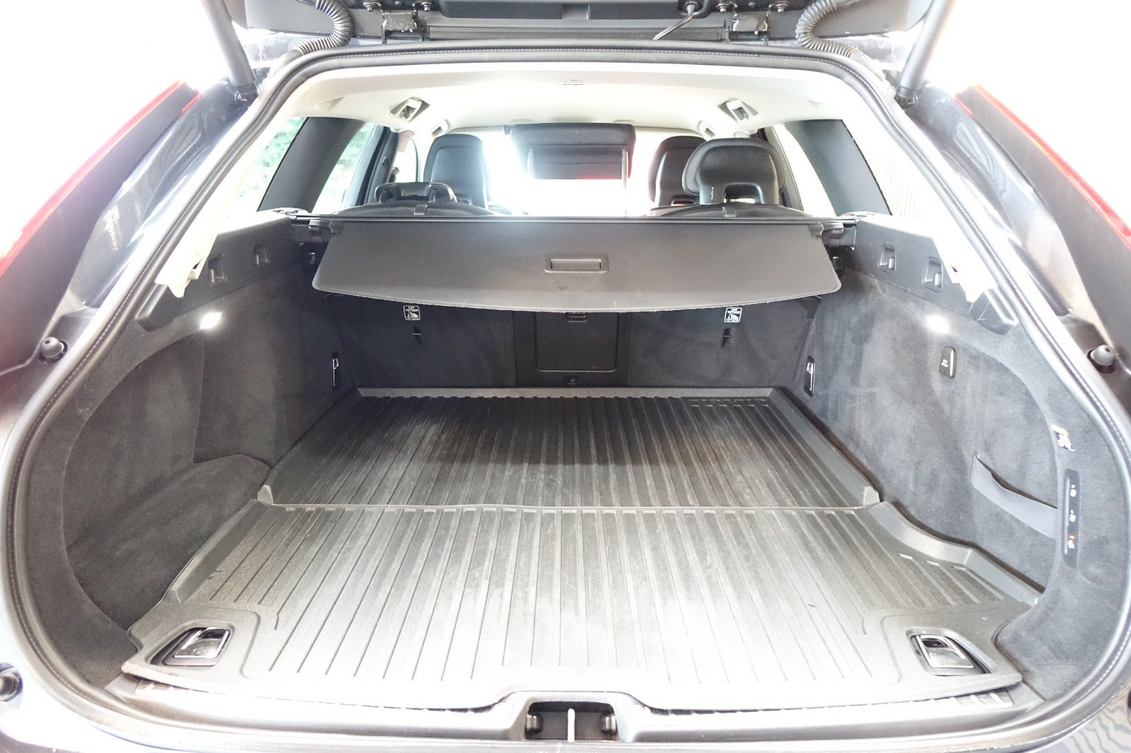 Grå Volvo V90 fra 2018