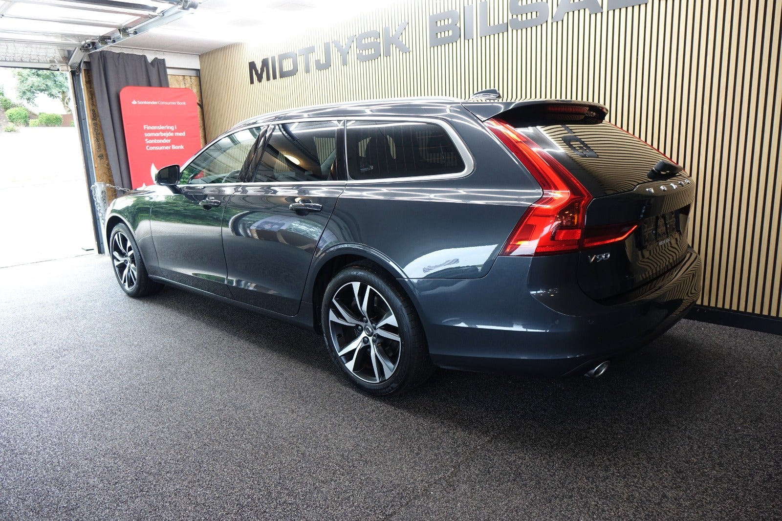 Grå Volvo V90 fra 2018