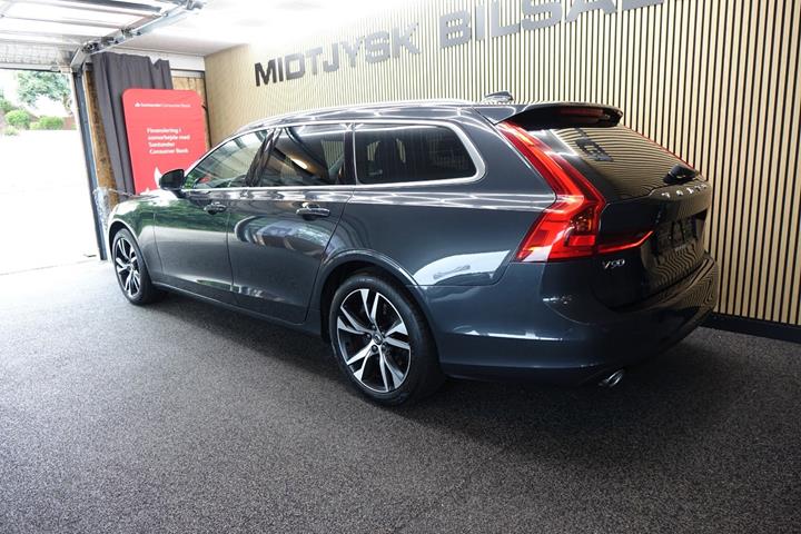 Grå Volvo V90 fra 2018