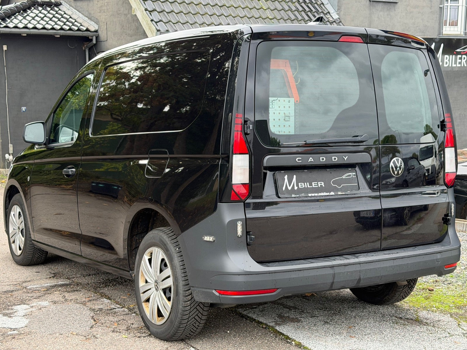 Sort VW Caddy fra 2023