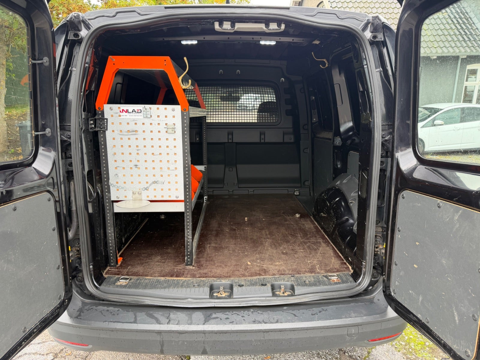 Sort VW Caddy fra 2023