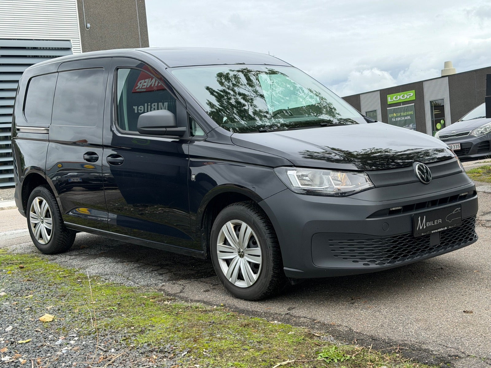 Sort VW Caddy fra 2023