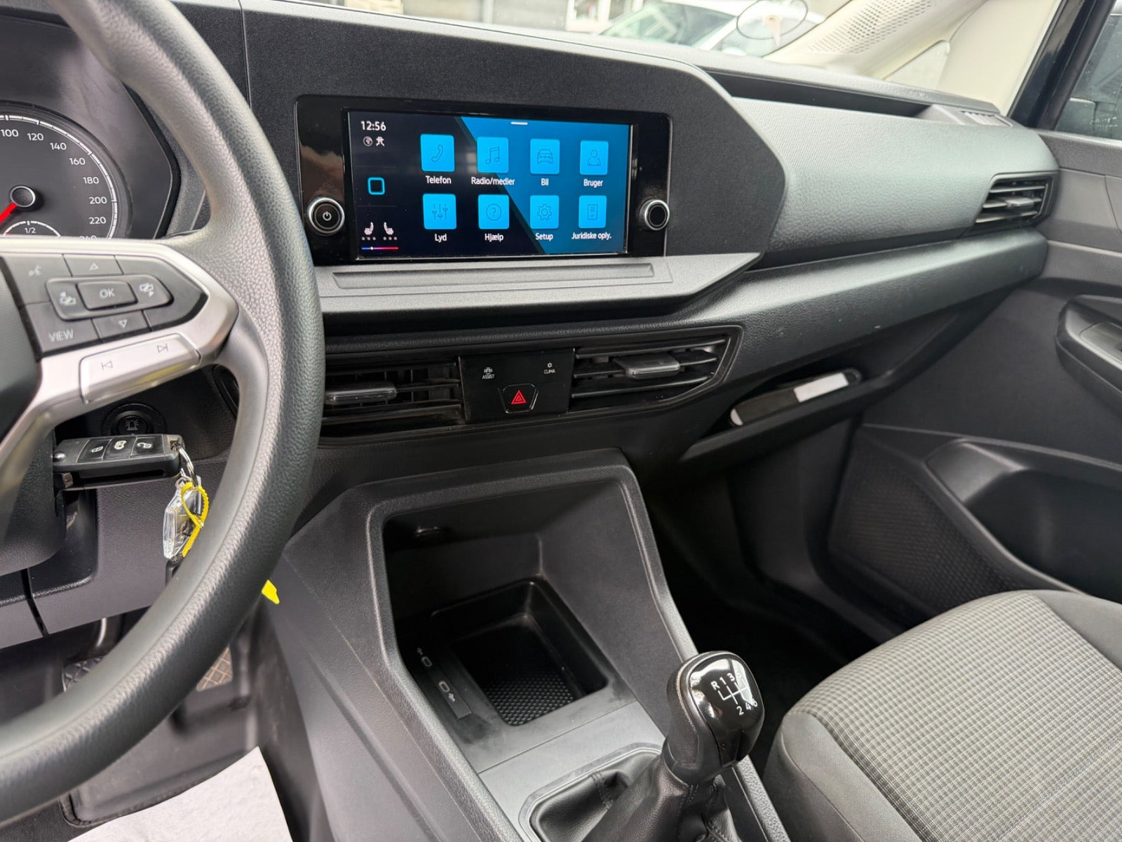 Sort VW Caddy fra 2023