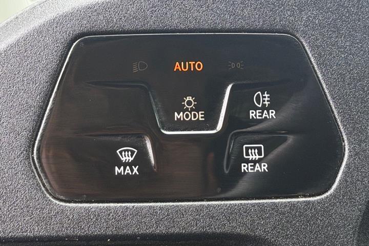 Sort VW Caddy fra 2023