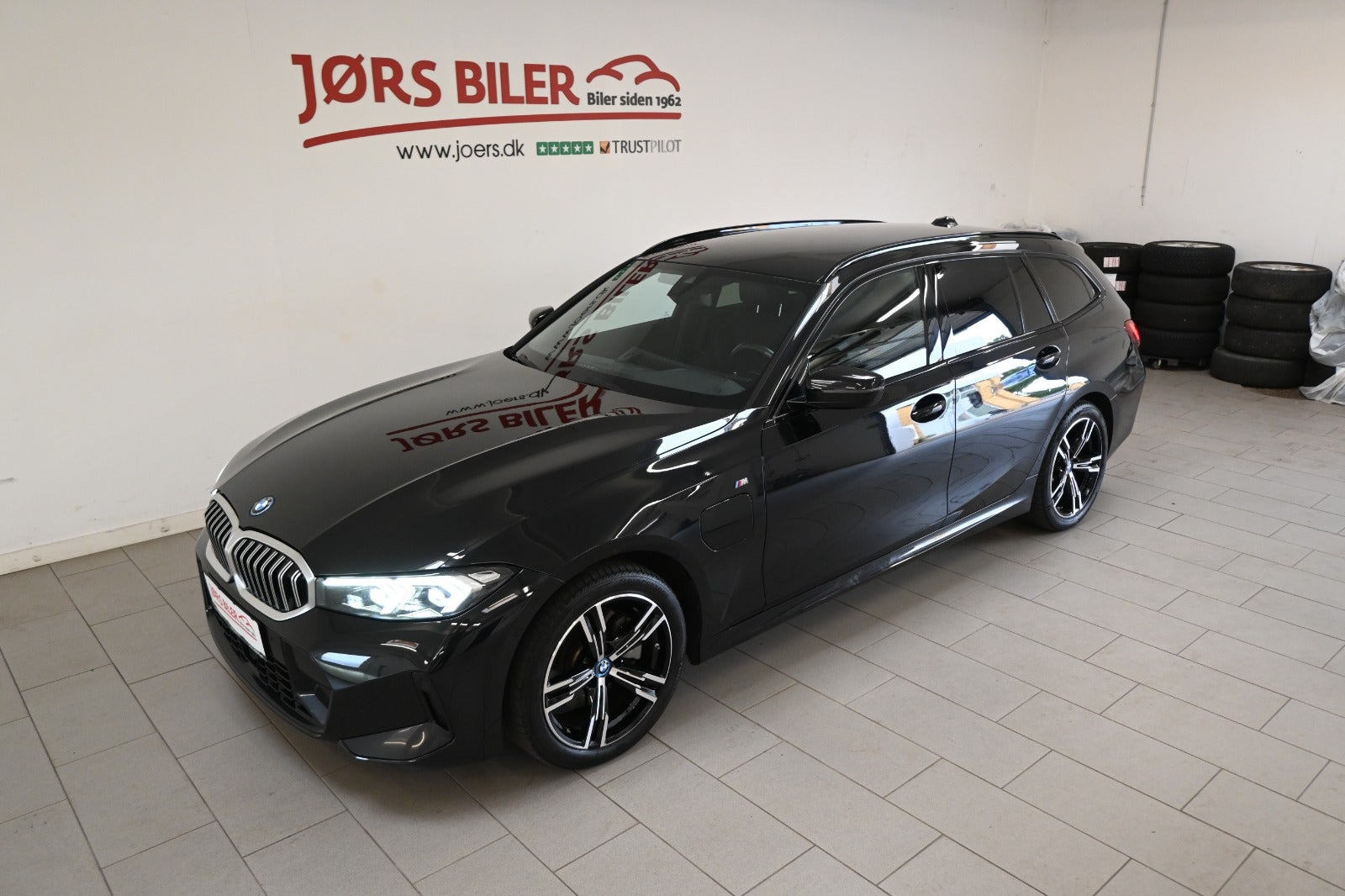 Sort BMW 320e fra 2024