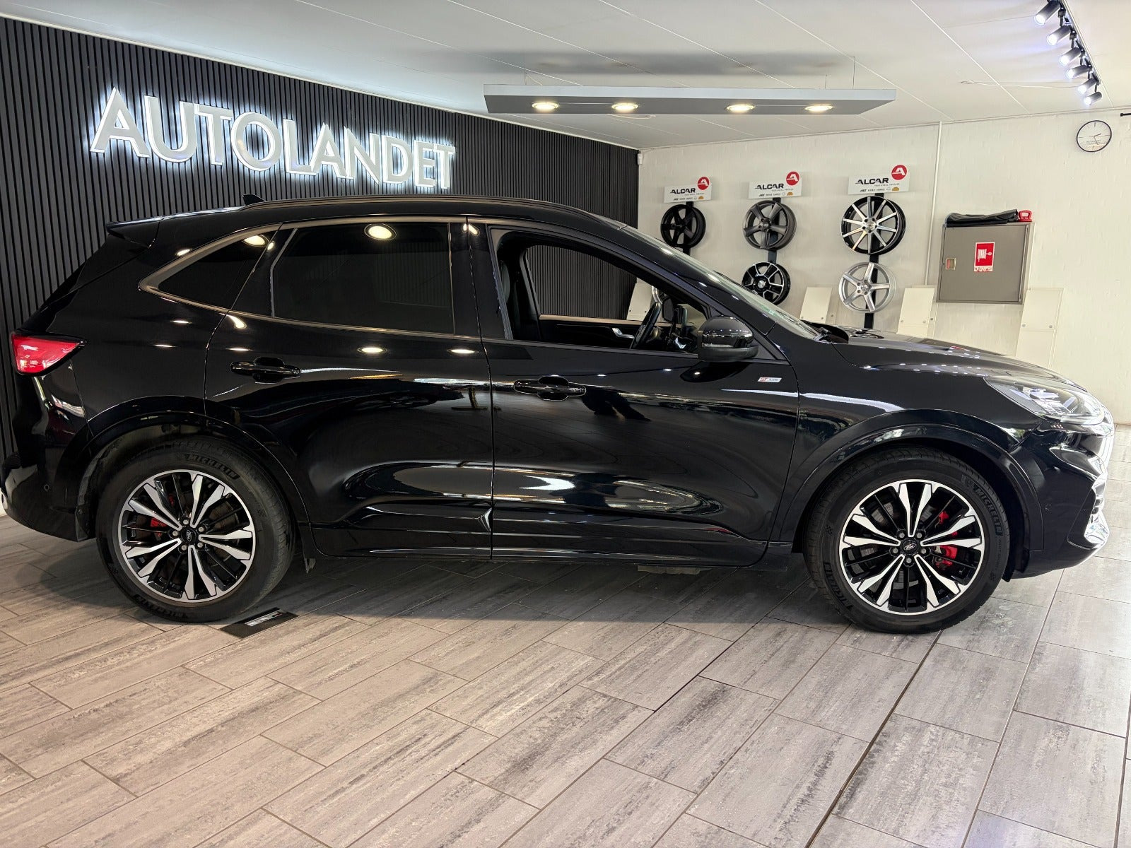 Sort Ford Kuga fra 2020