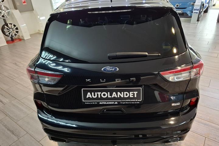 Sort Ford Kuga fra 2020