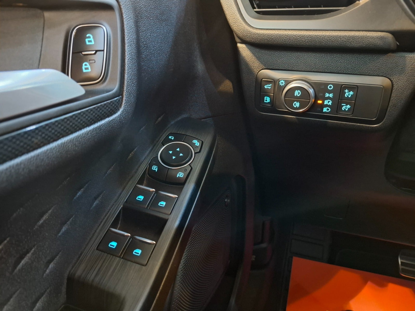 Sort Ford Kuga fra 2020