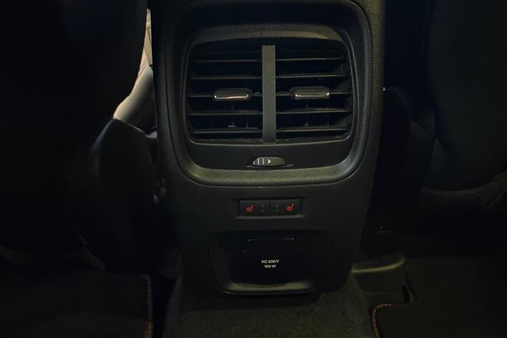Sort Ford Kuga fra 2020