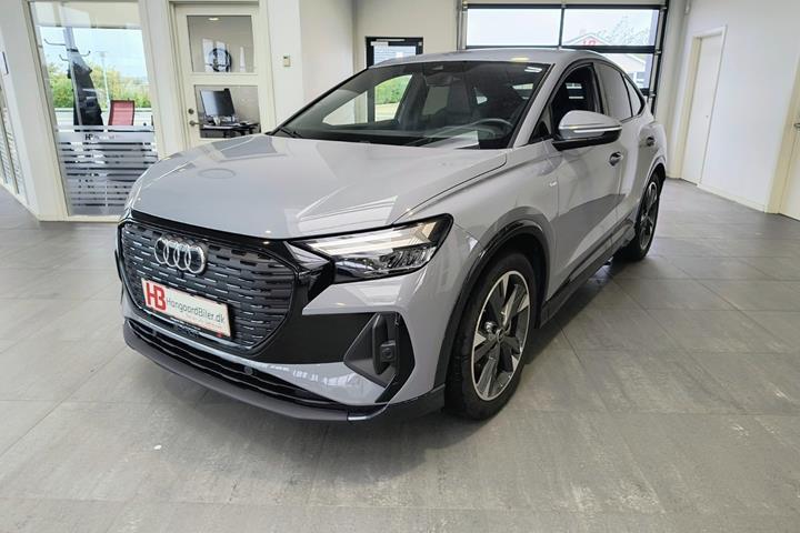 Grå Audi Q4 e-tron fra 2023