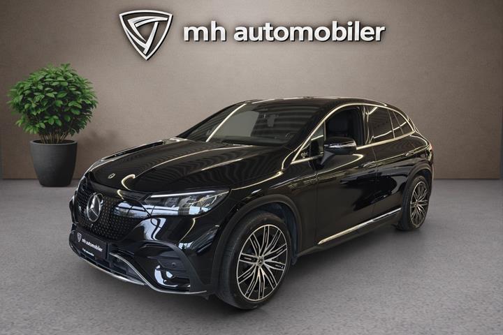 Sort Mercedes EQE350 SUV fra 2024 set udefra